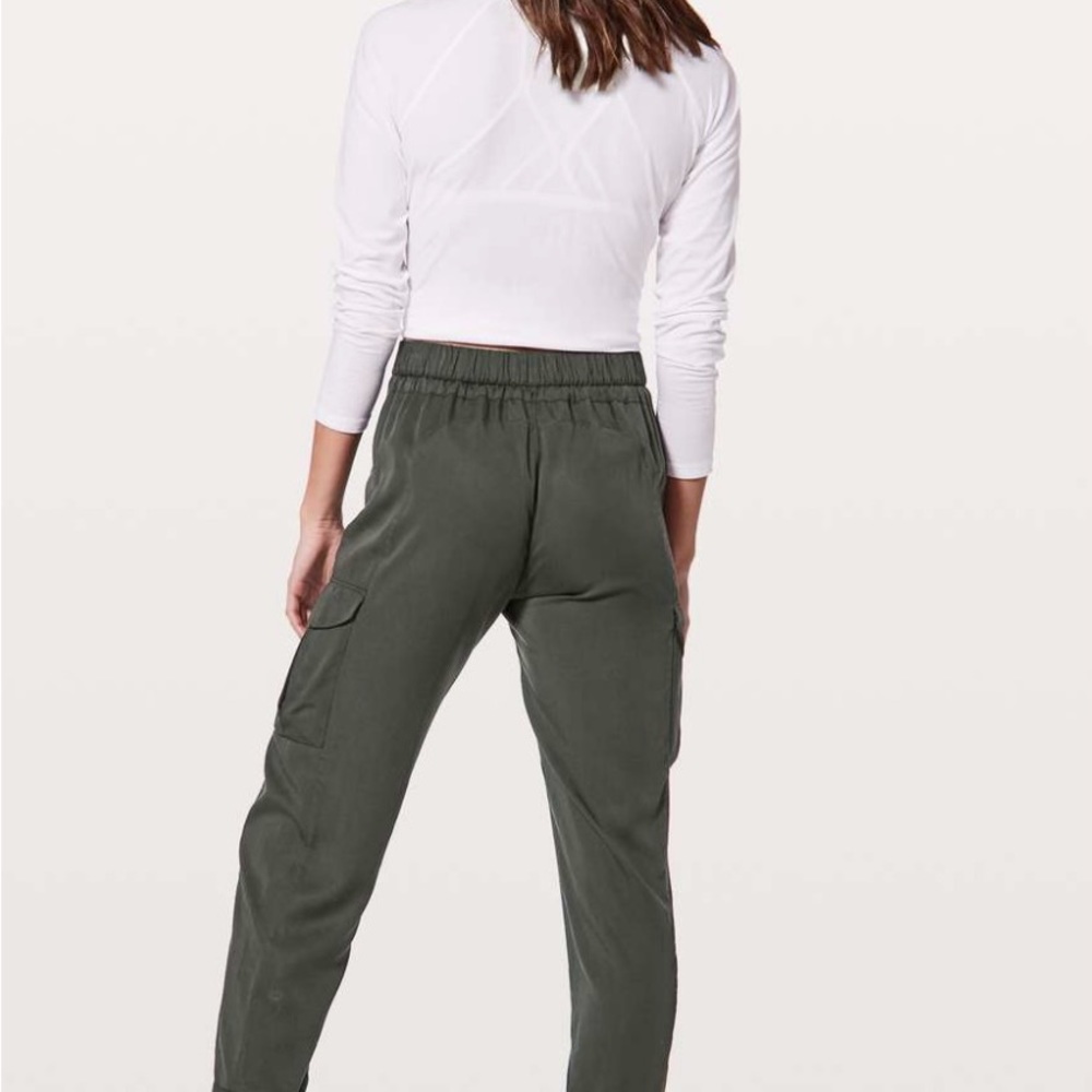 Lululemon Move Lightly Cargo Pants Evergreen Size 2